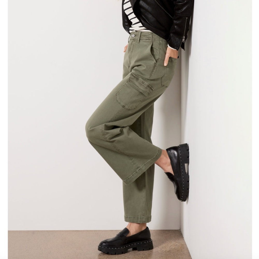 PAIGE Carly with Cargo Pockets in Vintage Ivy Green Wide Leg - 27